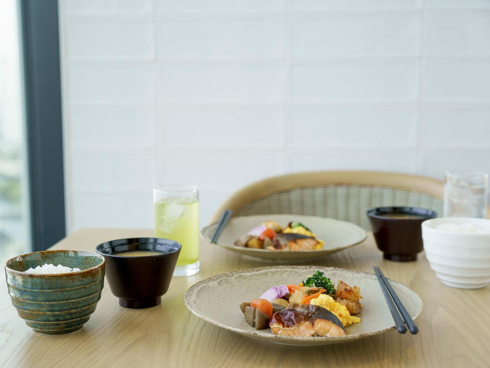 Mitsui Garden Hotel Yokohama Minatomirai Premier Zewnętrze zdjęcie A Japanese meal