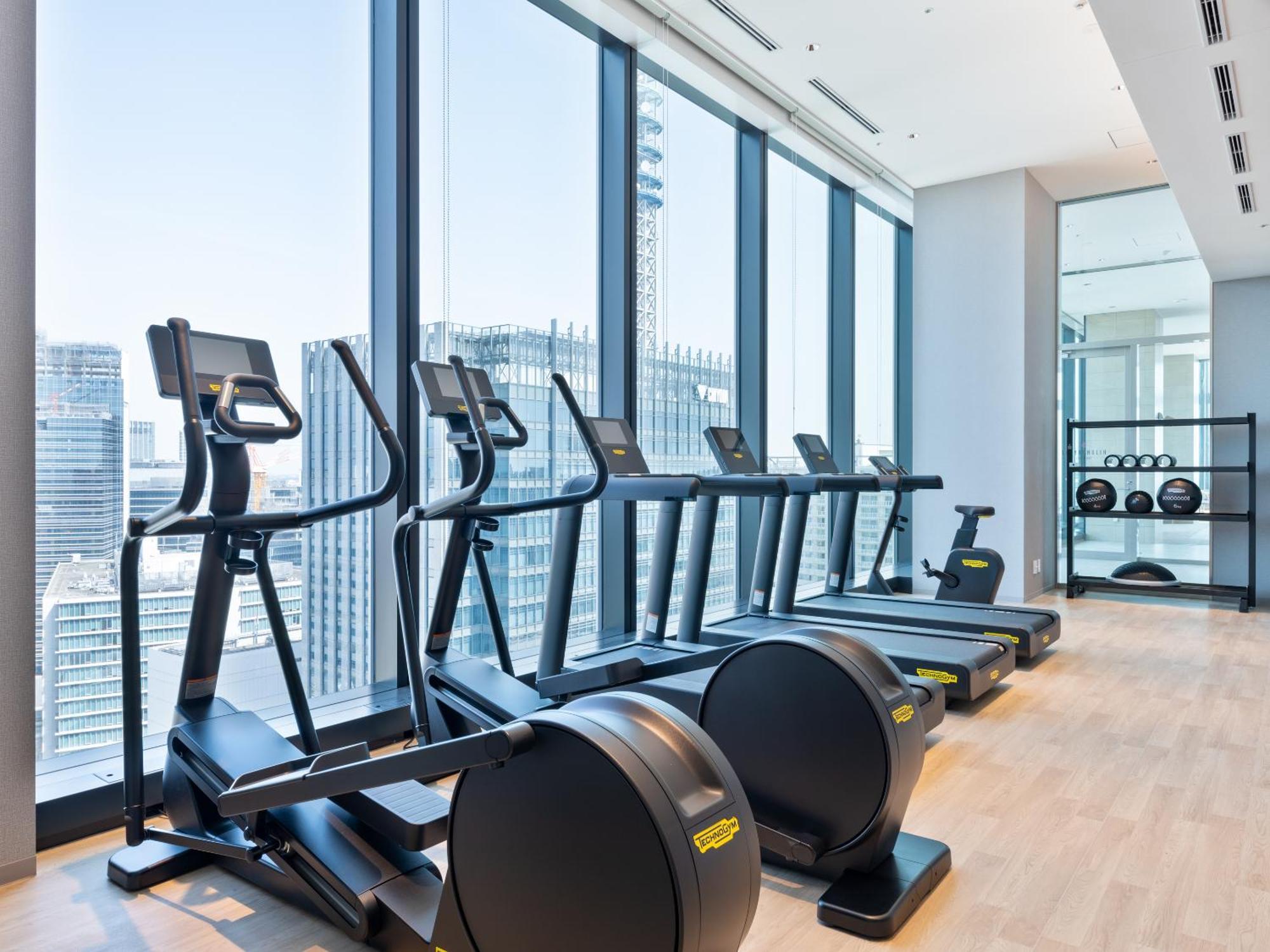 Mitsui Garden Hotel Yokohama Minatomirai Premier Zewnętrze zdjęcie The gym at the 108