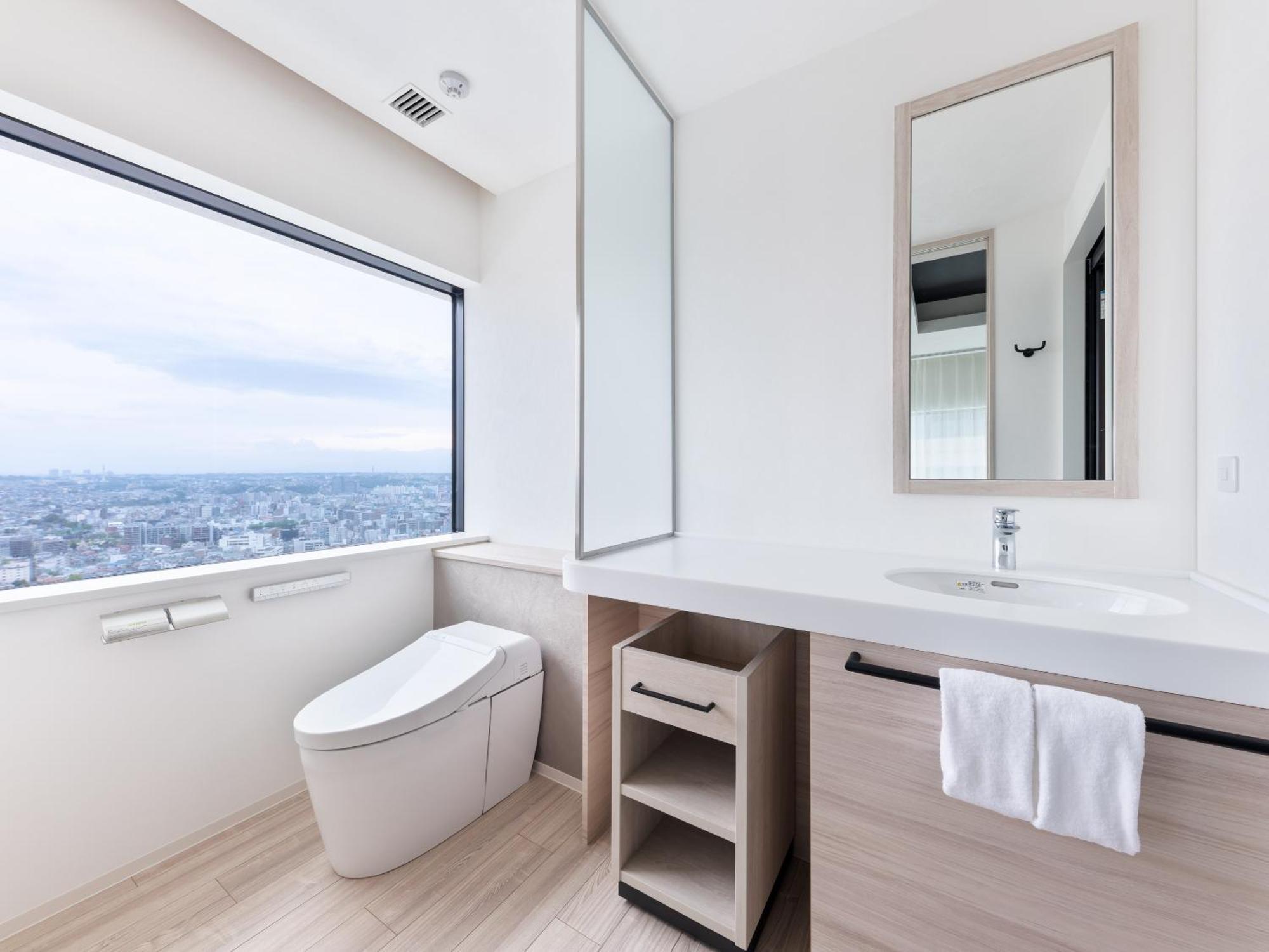 Mitsui Garden Hotel Yokohama Minatomirai Premier Zewnętrze zdjęcie A modern Japanese toilet