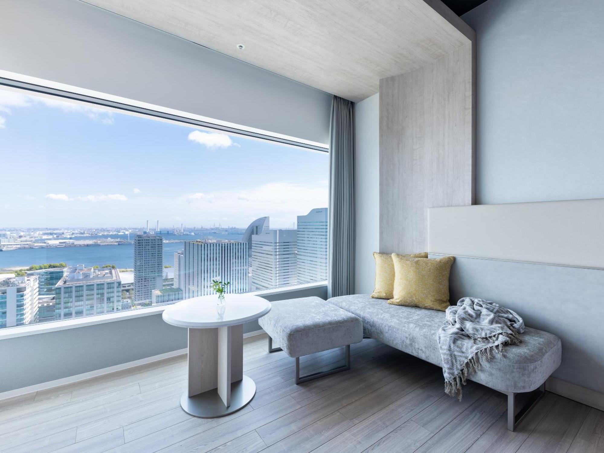 Mitsui Garden Hotel Yokohama Minatomirai Premier Zewnętrze zdjęcie A room at the hotel
