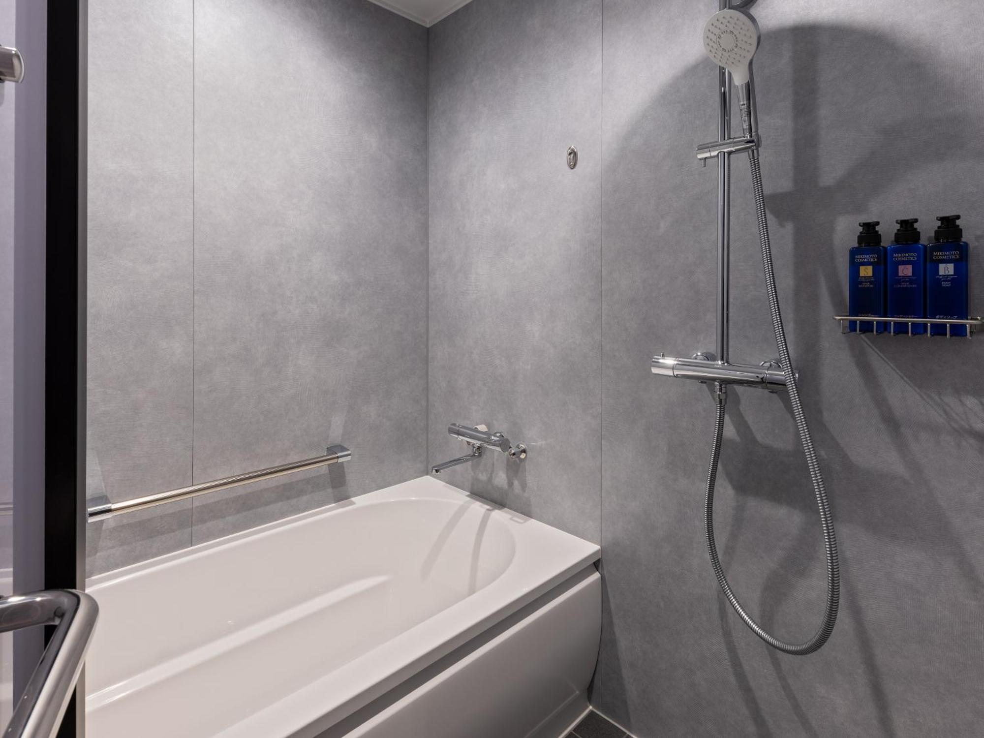 Mitsui Garden Hotel Yokohama Minatomirai Premier Zewnętrze zdjęcie A shower bath